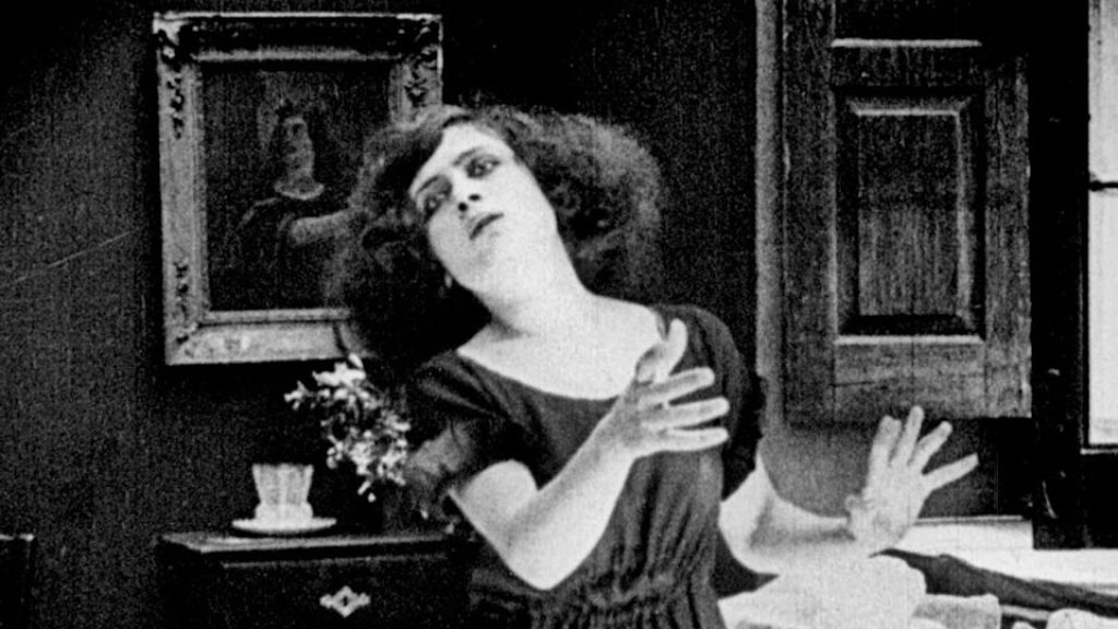 ELVIRA NOTARI OLTRE IL SILENZIO al Modernissimo di Napoli per festeggiare il Globo d’oro
